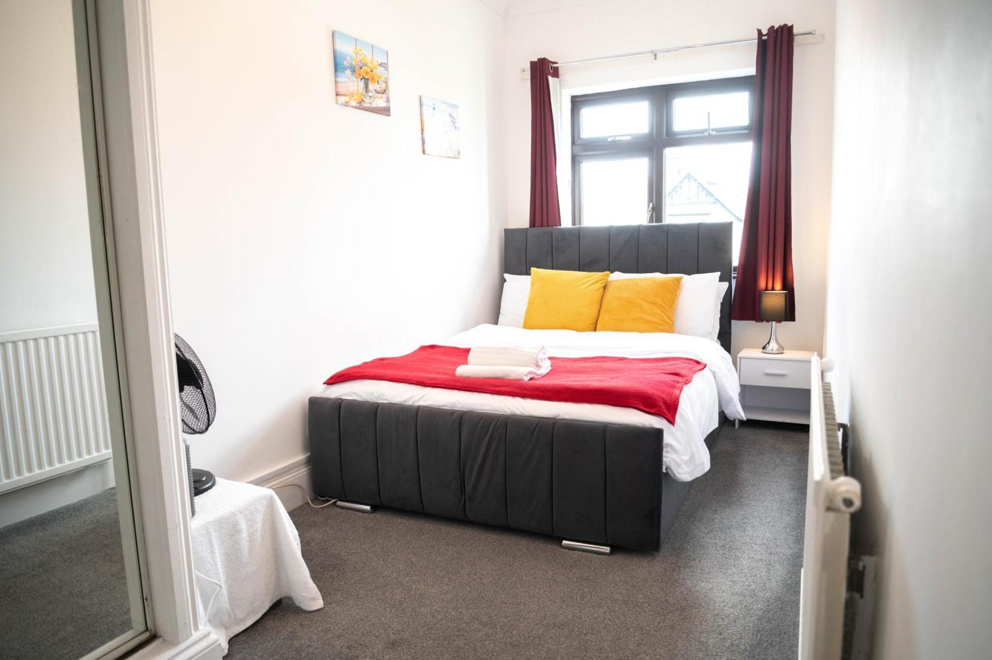 Shoebury Near Sea Front In Apartment *